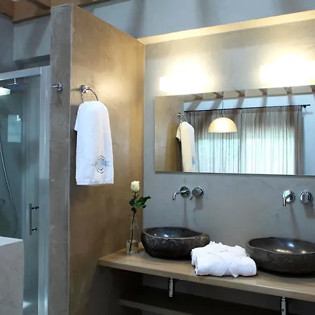 Acqua Di Mare Front Villas ニドリ
